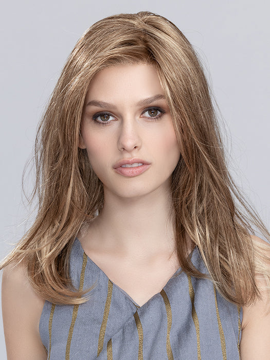 MILEY SMALL by ELLEN WILLE in SAND MIX 14.26.20 | Medium Ash Blonde, Light Gold Blonde and Light Strawberry Blonde Blend
