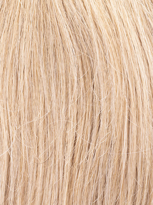 SANDY BLONDE ROOTED 26.22.16 | Light Golden Blonde, Light Neutral Blonde and Medium Blonde Blend with Shaded Roots